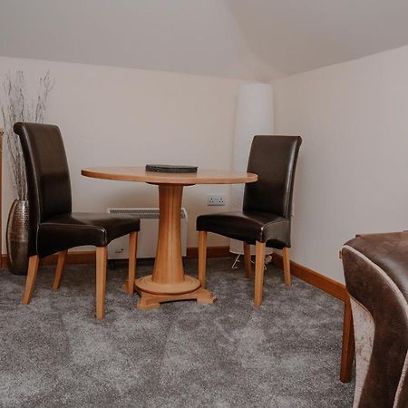 טראוברידג' Lovely New 1 Bedroom Loft Apartment With On Drive Parking מראה חיצוני תמונה