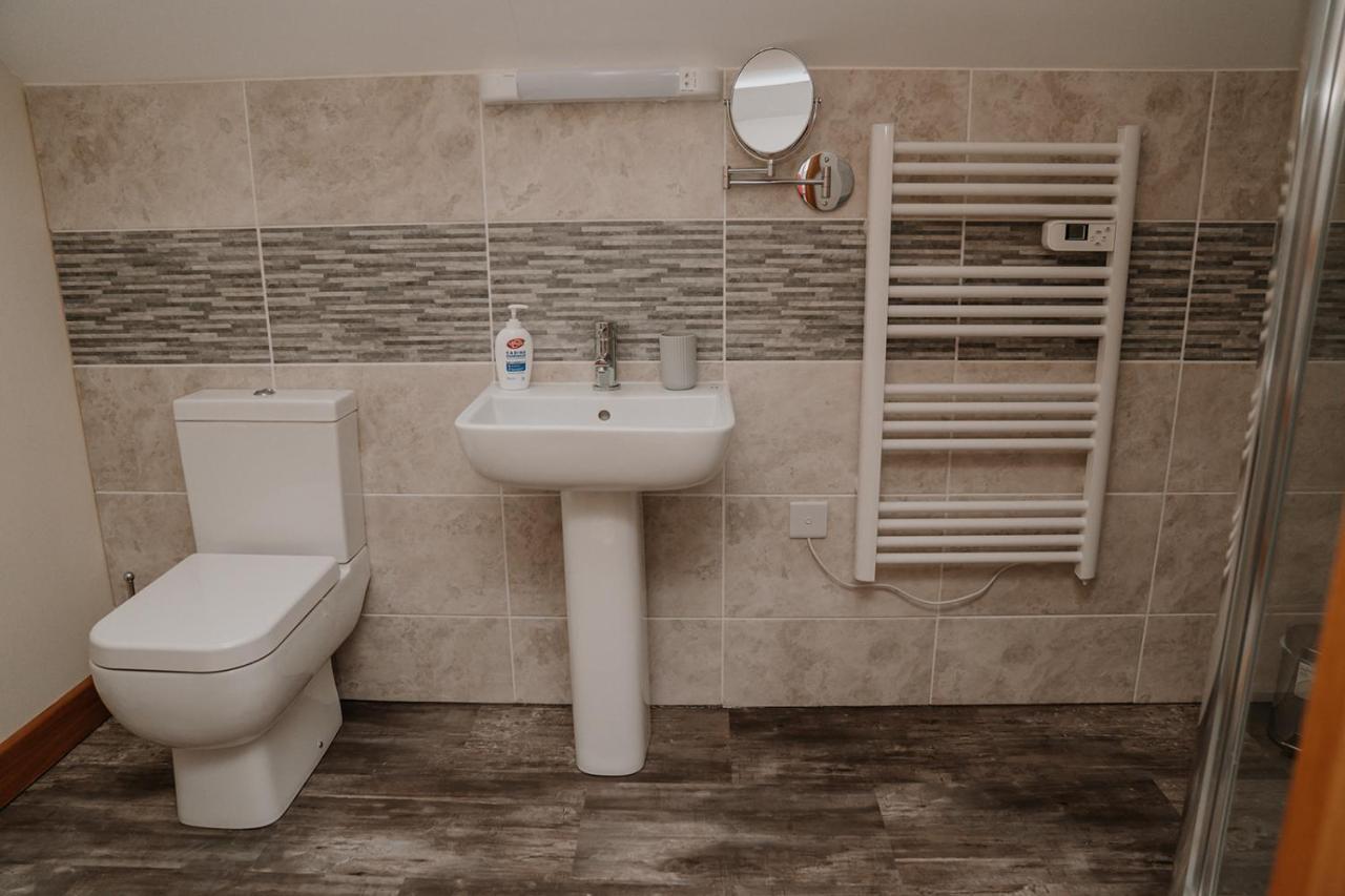 טראוברידג' Lovely New 1 Bedroom Loft Apartment With On Drive Parking מראה חיצוני תמונה